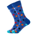 Détail du tricot de chaussettes mi-mollet bleues avec des motifs à pois colorés - Taille 38-45 / Bleu à Pois