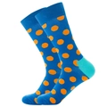Détail de chaussettes en tricot bleu marine à pois orange avec talon bleu clair contrasté - Taille 38-45 / Bleu Orange à Pois