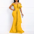 Gelbes schulterfreies Spitzenkleid in schmaler Passform mit eleganten Perlenverzierungen - S / Gelb