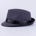Donkergrijze wollen fedora hoed met zwarte imitatielederen band, zijaanzicht - 58cm / Grijs Wollen met Leren Band