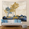 Detalle de tapiz bohemio con pinos dorados y montañas azules decorando pared de salón - Bosque de Pinos de Pan de Oro Nuevo Estilo Chino-GT103007 / 73X95CM (Cepillado Transfronterizo)