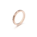 Anillo minimalista de acero de titanio oro rosa con textura única martillada a mano - US 7 / Oro Rosa (KR82622-K)