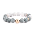 Yoga-Armband mit grauen Vulkansteinen, weißen Marmorperlen und roségoldenen Details - Weißer Marmor Rosa Transparent Stil