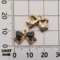 Zierliche schwarz-goldene Schleifen-Anhänger für DIY-Schmuck, 18x13mm Größenreferenz - Emaille Schwarze Schleife
