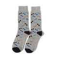 Détail de chaussettes grises avec motif de lunettes colorées et accents bleu marine - Taille unique / Lunettes de Soleil Grises