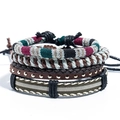 Detalle de cuatro pulseras étnicas hechas a mano con tela tejida, cuero y tachuelas de metal - N019-Rojo Blanco Azul Verde Rayado Estilo