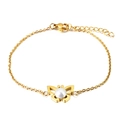 Elegante pulsera de mariposa dorada con perla y cadena ajustable en fondo blanco - Dorado (KB115589-K)