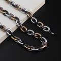 Minimalistische brilketting van hars acryl met matte schakels in goud, zilver en zwart - Meerkleurig