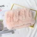 Tour de cou en fourrure de lapin rex tricoté rose pour femme avec texture tressée - Rose poudré