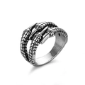 Detalle de cerca de anillo punk plateado retro con garras y escamas de dragón - Garra de Dragón A