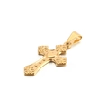 Colgante de cruz dorada pulida con relieve de corazón y motivos florales de hombre - Cruz de Flores Corazón de Oro (KP82366-K)