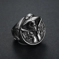 Retro stainless steel skull ring with dual guns and poker relief design in gothic style - US 10 / Steel Silver (11404)