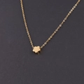 Collar minimalista con colgante de flor dorada en acero inoxidable con acabado de espejo - Dorado
