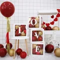 Scatole trasparenti per palloncini LOVE con palloncini rossi e oro per decorazioni nozze - Scatole e lettere LOVE Set / Bianco