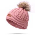 Roze gebreide wintermuts voor kinderen met een pluizige bruine pompon van imitatiebont - Enkele Pompon / Oudroze