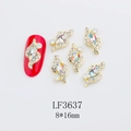 Detalle de adorno de uñas 3D de aleación con cristales AB en manicura roja - Blanco Cristal (LF3637)