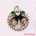 Pendentif cloche de Noël noire avec bordure dorée, strass et nœud vert, taille 1.8x2.1cm - Style 19 (Double Cloches avec Strass)