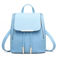 Zaino in pelle PU azzurra con patta e chiusura a barra in metallo dorato lucido - Celeste