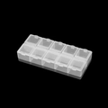 Detalle de caja de almacenamiento para joyas de plástico transparente con 10 compartimentos - Transparente