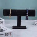 Espositore per gioielli a T in velluto nero con bracciali dorati e con perline - Tipo A Velluto Nero