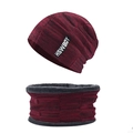 Detalle del forro de felpa gris grueso de este conjunto de gorro de punto y bufanda de invierno - Conjunto de 2 Piezas Rojo Vino