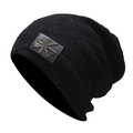 Schwarze Strickmütze für Damen und Herren mit Stern-Aufnäher für winterliche Outdoor-Wärme - M (56-58cm) / Schwarz
