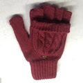 Détail de mitaines rouges en maille torsadée avec rabat amovible et bouton - Taille unique / Uni Rouge Foncé