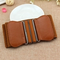 Large ceinture élastique marron foncé avec boucle ovale double et barres argentées - Camel / 65cm