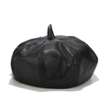 Primer plano de boina de cuero PU negro mostrando textura de grano y costuras finas - M (56-58cm) / Negro