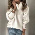 Jersey de punto blanco de cuello alto para mujer con mangas largas y botones decorativos - S / Tops / Blanco