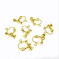 Set of 6 gold-plated screw earring converters for non-pierced ears on white background - Flat Head Screw Clip / Gold