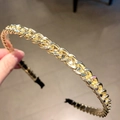 Chic gold-plated chunky chain headband with comfortable protective black rubber tips - Gold Twisted Chain