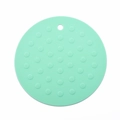 Tovaglietta rotonda nordica verde menta in silicone con puntini e foro per appendere - Verde Nordico