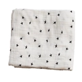 Couverture d'emmaillotage en mousseline blanche avec des motifs d'étoiles noires - Étoiles dessinées à la main