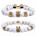 8mm Weißtürkis-Perlenarmbänder mit goldenen Mikro-Pave-Kronenanhängern für Damen - Kronen Armband 2-teiliges Set