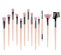 Detail of 12-piece makeup brush set with pink fibers and silver ferrules for eye shadow - 13Pcs / Pink Silver