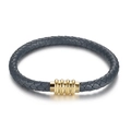 Geflochtenes dunkelgraues Lederarmband mit strukturiertem goldenem Magnetverschluss - Grau (KB115231-KFC)
