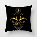 Détail de la taie d'oreiller de Noël noire et dorée avec des rennes et vœux de fêtes - Noir Or Bénédiction Double Cerf Géométrique