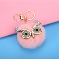 Roze pluche uil sleutelhanger met glitter gouden oogranden en een metalen karabijnhaak - 8cm / Roze