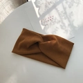 Caramel ribbed knit twist headband for yoga and makeup in soft textured fabric - Cross / Caramel color