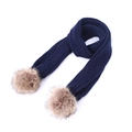 Écharpe en tricot bleu marine avec pompons en fausse fourrure pour bébés et enfants - Écharpe en tricot / Bleu marine