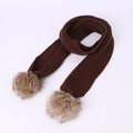Écharpe tricotée marron café profond avec pompons en fausse fourrure pour enfants - Écharpe en tricot / Café