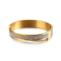 Brazalete bañado en oro de 18k con cuatro filas de diamantes de imitación y cable - Dorado