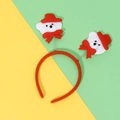 Festlicher roter Weihnachtshaarreif mit weißen Bärenfiguren und süßen Feder-Rentiergeweihen - Kleiner Bär / Rot/Weiß