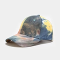 Détail d'une casquette de baseball tie-dye aux motifs éclatants bleu et jaune - M (56-58cm) / Tie-Dye Jaune Bleu
