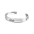 Brazalete plateado de diseño infinito con tres bandas y circonitas brillantes - Color Acero