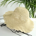 Cappello di paglia fatto a mano da donna beige con un elegante tesa larga a onde - Beige