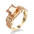 Anello elegante in rame placcato oro 14KT con zircone champagne e micro-pavé - US 8 / Oro Champagne