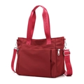 Borsa a tracolla capiente in nylon rosso scuro con ampia tracolla regolabile - Borgogna