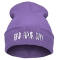 Berretto viola Bad Hair Day con ricamo bianco per un look street style casual - Viola